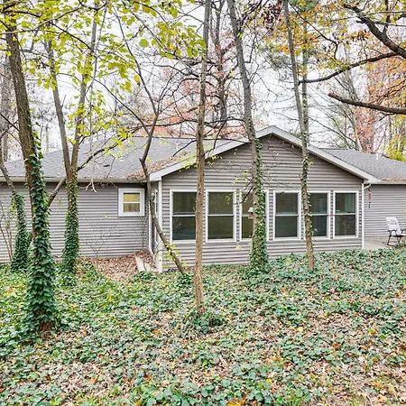 1 Mi To Dtwn Newburgh Home With Large Yard!